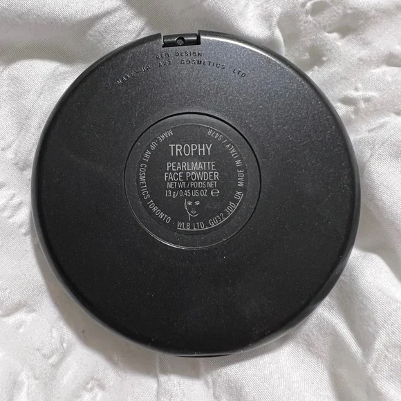 NIB MAC Pearl Matte Face Powder Bowling Trophy - Picture 10 of 12